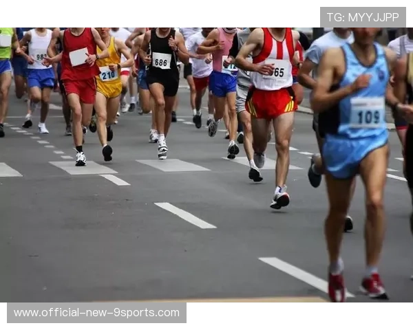 马拉松跑者带猫跑完全程网友跪服