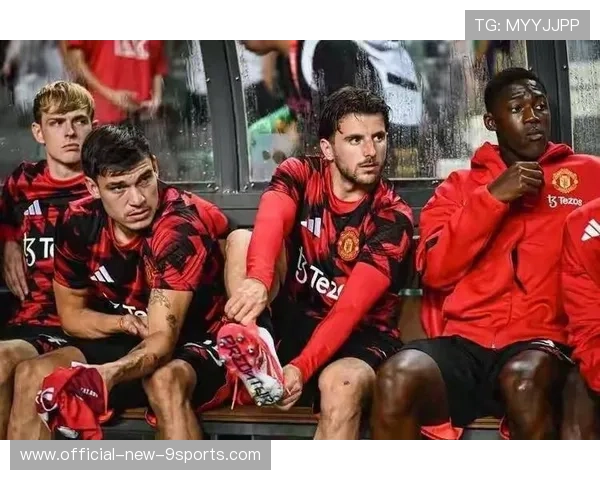 曼联中场新星备受瞩目,争四之路充满挑战 曼联中场新星备受瞩目,争四之路充满挑战